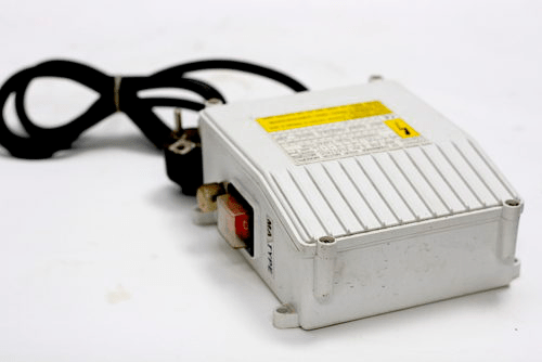 Caja de control para bomba sumergible
